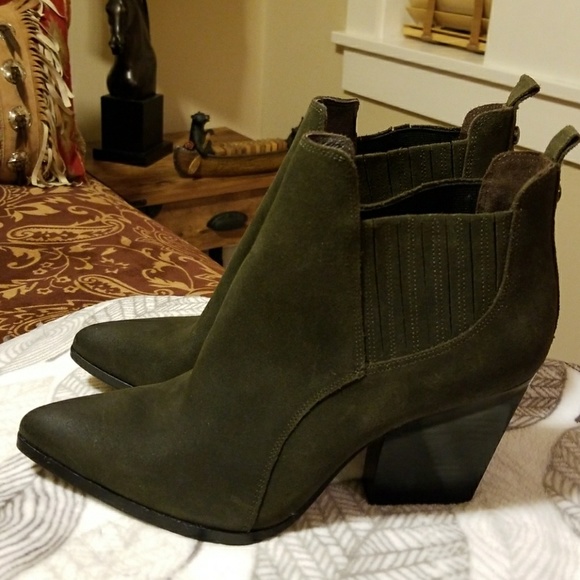 donald j pliner ankle boots